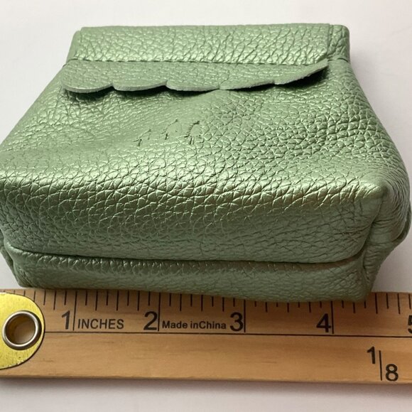 Portland Leather Goods Metallic Green Scalloped Leather Coin Purse Penny Pouch - Picture 5 of 11
